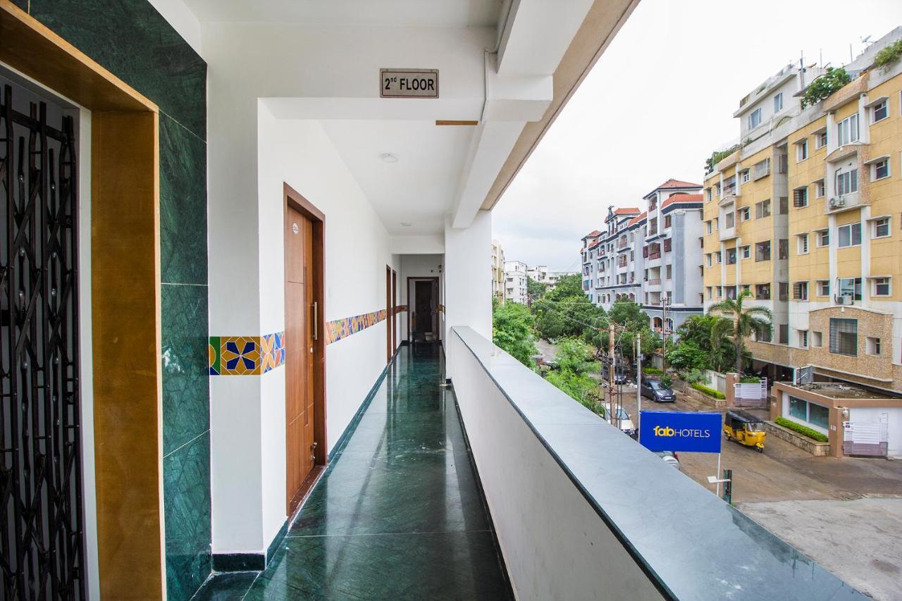 Fabhotel Limestone - 750m From Yashoda Hospitals, Somajiguda Hotel Hyderabad